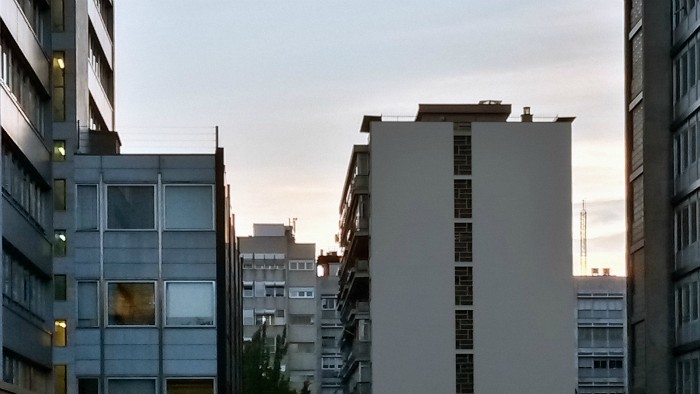 fotografia edificio fachada ventanas hogares arquitectura paisaje urbano siuacionismo psicogeografia antonio beltran
